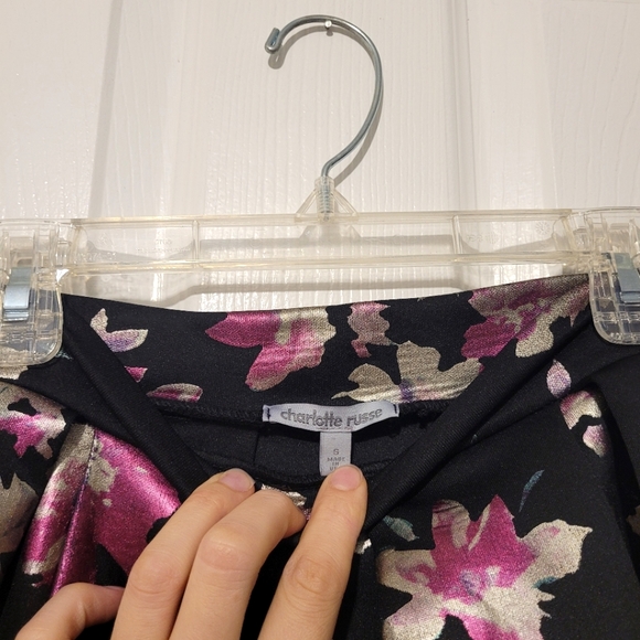 Floral Mini Skirt - Picture 6 of 7